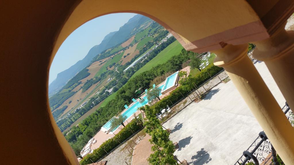 La Castellaia Resort Фабриано Экстерьер фото