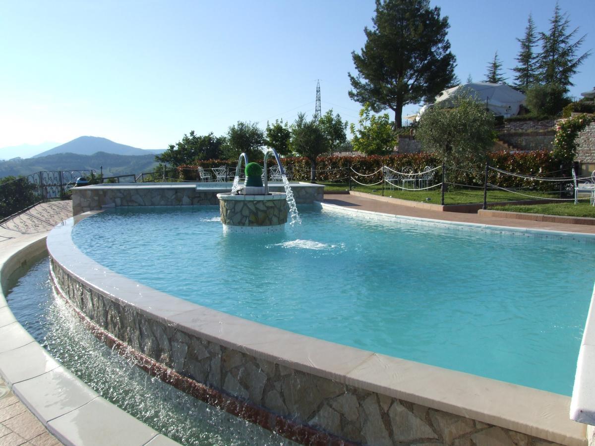 La Castellaia Resort Фабриано Экстерьер фото